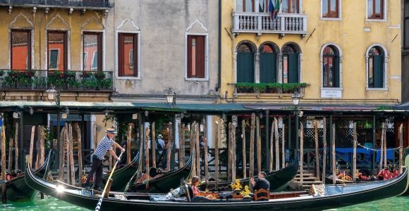 Venice: Off the Beaten Path Private Gondola Ride