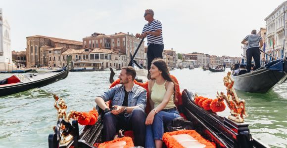 Venezia: giro in gondola sul Canal Grande con commento informativo tramite app