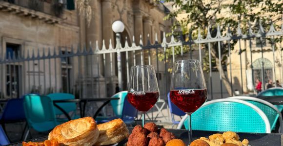 Street Food Lecce: Guided walking tour with food and wines.