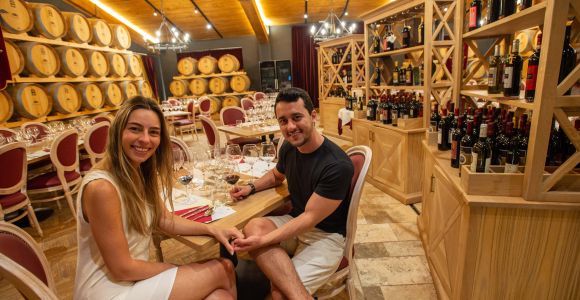 San Gimignano: Comida o Cena en una Bodega con Degustación de Vinos