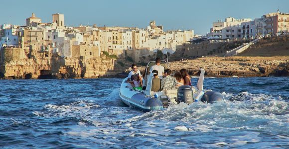 Polignano a Mare: tour delle grotte in barca con Prosecco e spuntini