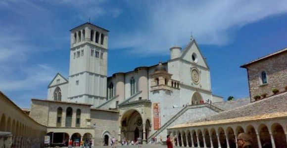 Tour panoramico di Assisi e Spello di un giorno intero