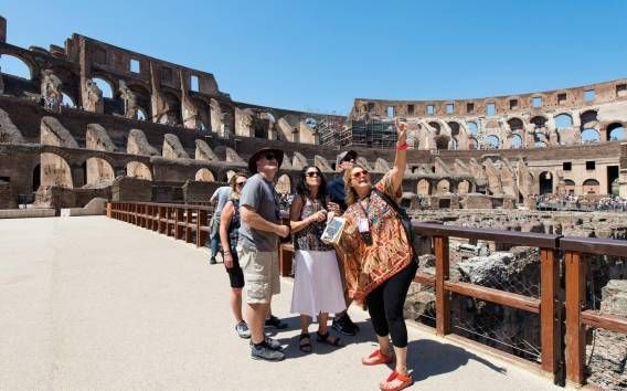 Rome: Colosseum Arena, Roman Forum & Palatine Hill Tour
