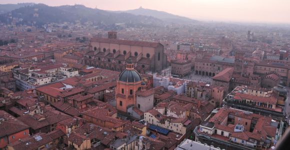 Bologna: Private Tour with a Local Guide