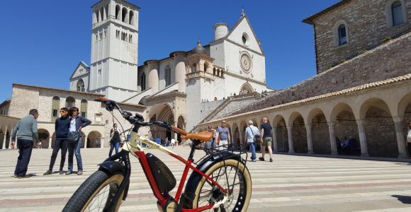 Tour in bicicletta e vino da Assisi a Spello