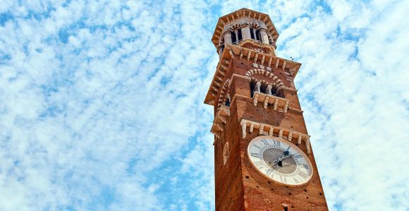 Verona: ingresso alla torre dei Lamberti con vista dall'alto