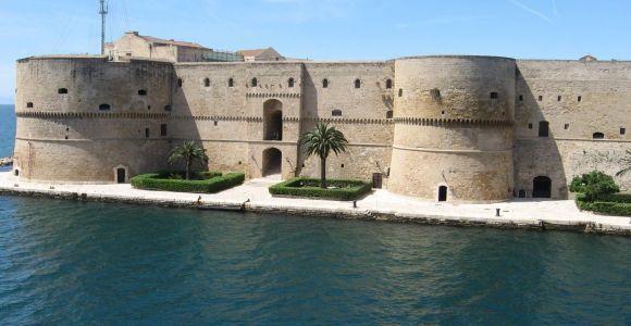 Taranto: tour a piedi dei 2 mari