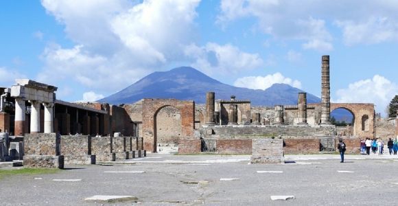Von Sorrento aus: Tagestour zu den Ruinen von Pompeji und dem Vesuv