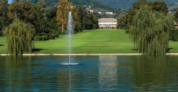 Lucca: Self-Guided Bike Tour to Villa Reale