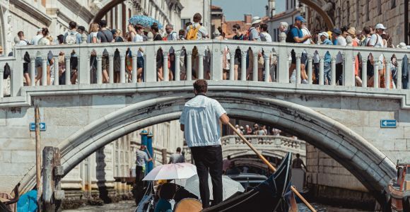Venice: Private Bridge of Sighs Gondola Ride