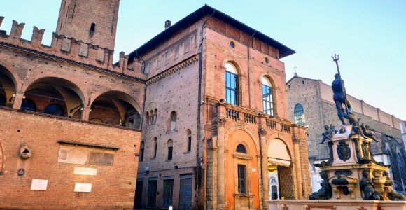 Bologna: Old Town Murder Mystery City Game