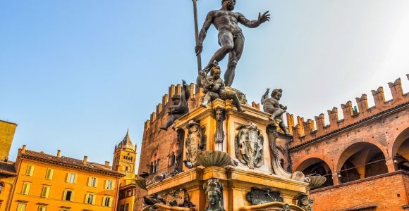 Bologna: Highlights Self-Guided Scavenger Hunt and City Tour