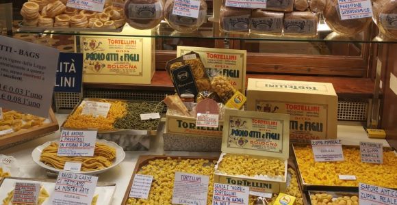 Bologna: Private Foodie Tour with Tastings