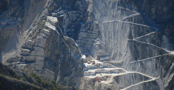 Carrara: tour alle cave di marmo con degustazione di lardo