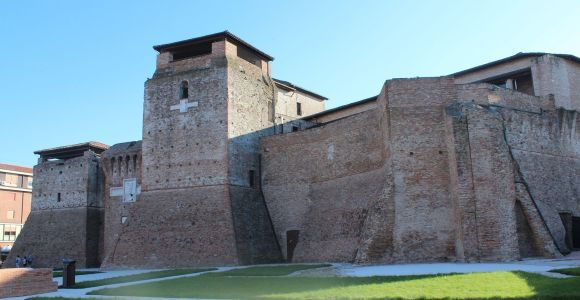 Rimini : visite guidée de 6 heures en E-Bike romain et vallée de Marecchia
