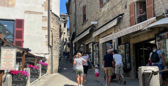 San Marino: recorrido histórico a pie con audioguía