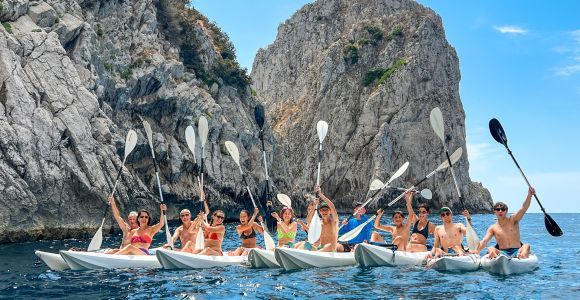 Capri: Excursión en Kayak por Cuevas y Playas