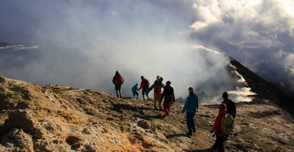 Linguaglossa : Randonnée dans le cratère du sommet de l'Etna avec 4x4 en option