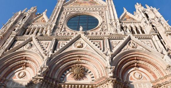 Siena: tour a piedi di 2 ore e ingresso prioritario al Duomo