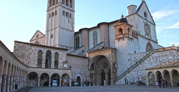 Rundgang durch Assisi: Der Heilige Franziskus und die Heilige Klara
